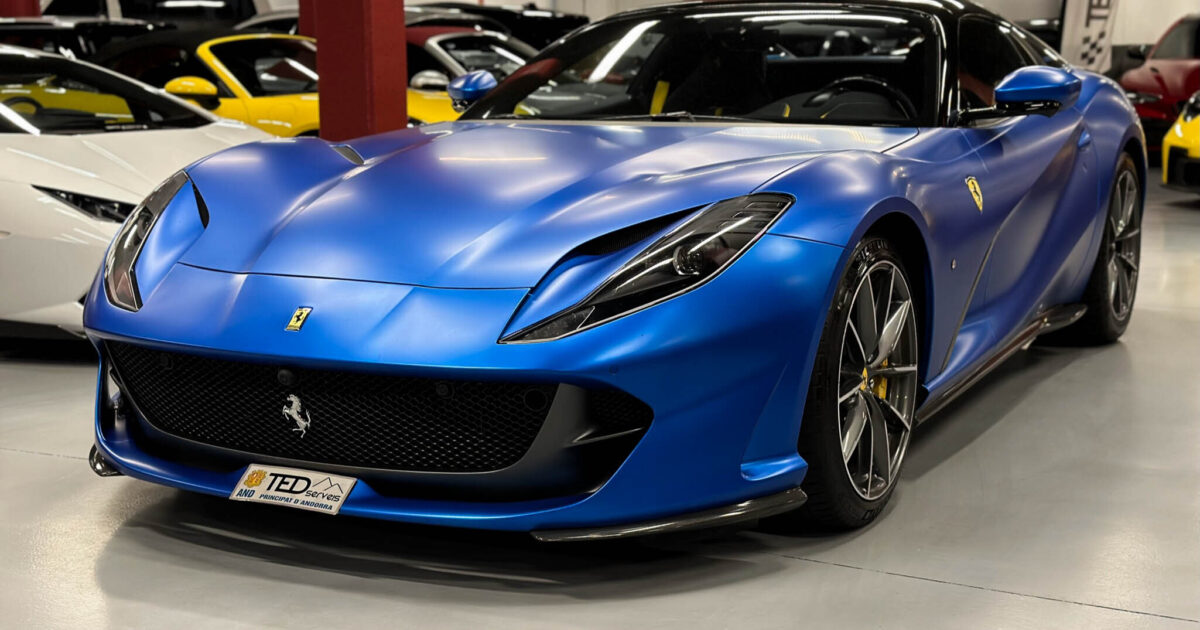 Ferrari-812-GTS-Blau-Mate-