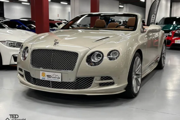 Bentley Continental GTC Speed 635cv Principale