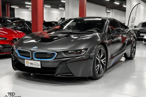 BMW i8 Coupe Hybrid 374cv Principale