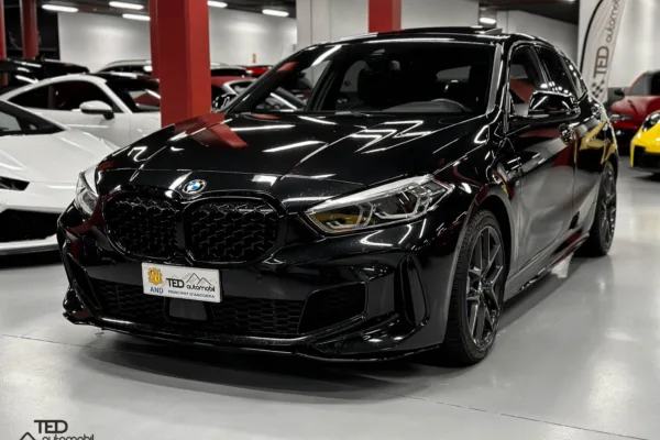 BMW M135i F40 306cv x Drive Negre Principale