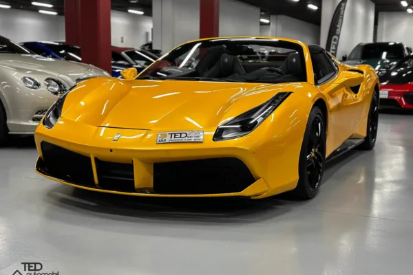 Ferrari 488 Spider 670cv Principale