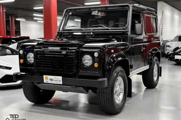 Land Rover Defender TD5 122cv Principale