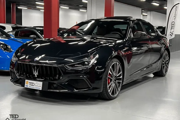 Maserati Ghibli Trofeo V8 580cv Principale