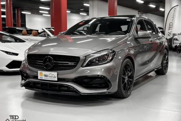 Mercedes A45 AMG 381cv Principale