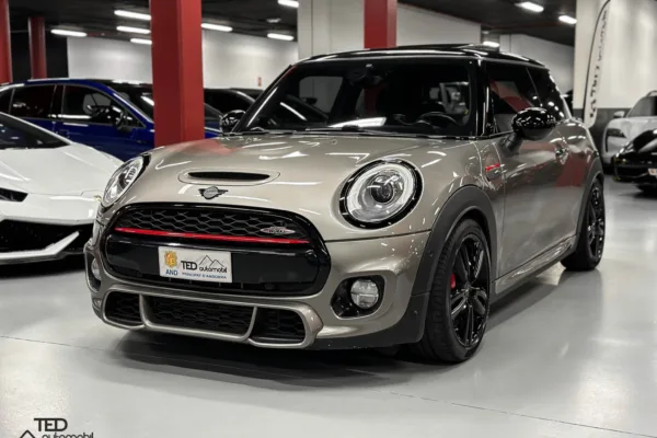 Mini Cooper S pack JCW canvi manual 190 CV Principale