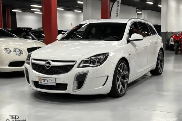 Opel Insignia OPC 4x4 325cv Principale