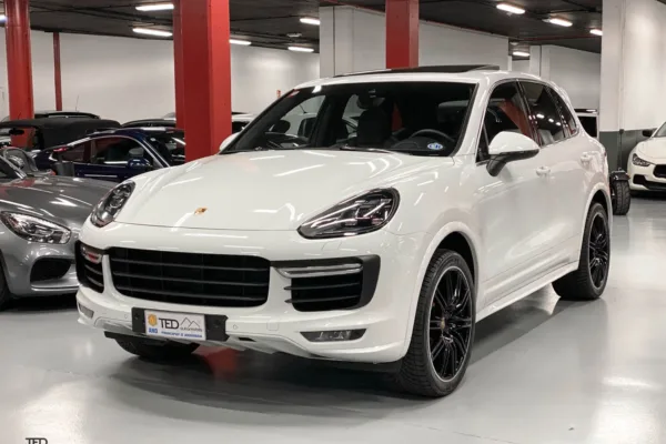 Porsche Cayenne Turbo 520cv Principale