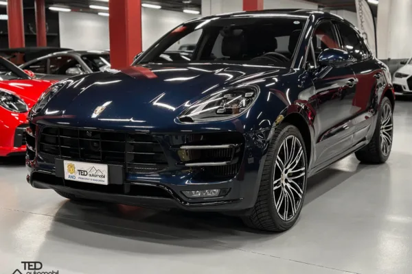 Porsche Macan Turbo Performance 440cv PDK Frens Ceramics i Akrapovic Principale