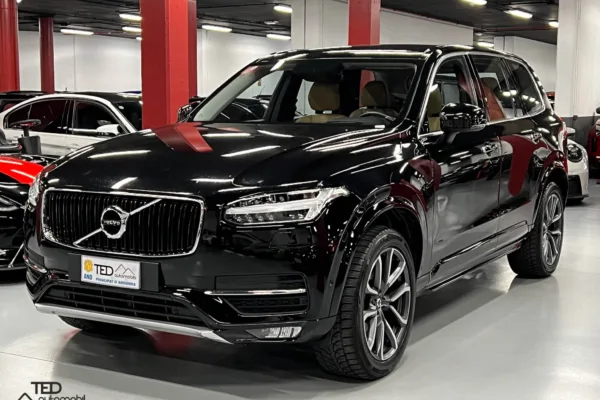 Volvo XC90 D5 AWD 225cv Principale