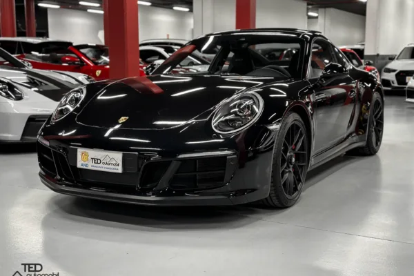 Porsche 911 Carrera 4 GTS 450cv Principale