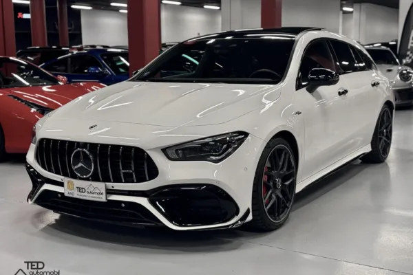 Mercedes CLA45s Shooting Brake AMG 4 Matic 421cv Principale