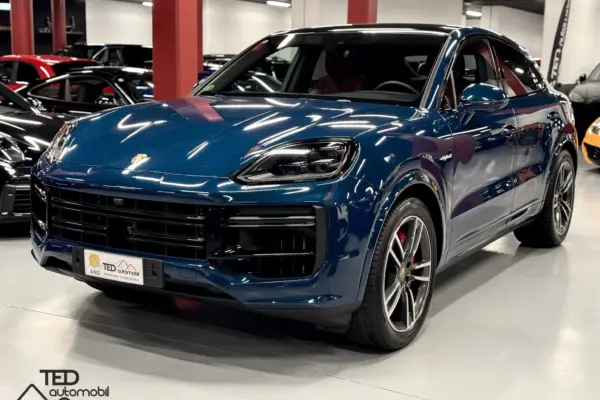 PORSCHE CAYENNE TURBO HYBRID BLAU PRINCI