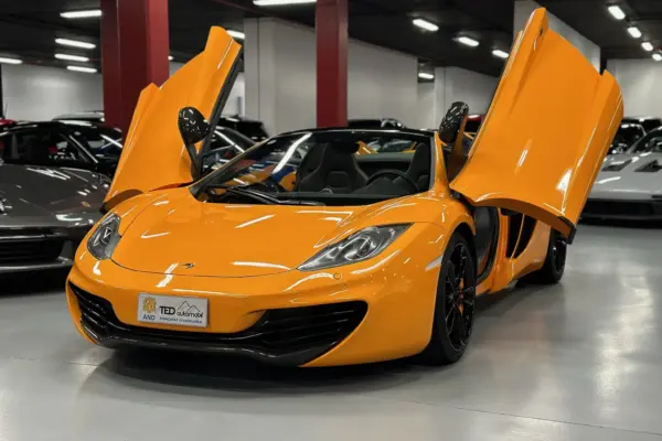 MCLAREN MP412 C SPIDER TARONJA BRILLANT PRINCI