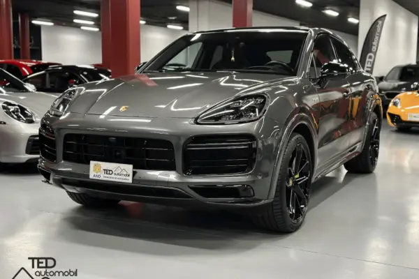 PORSCHE CAYENNE TURBO S HYBRID 680 LLANDA NEGRA PRINCI