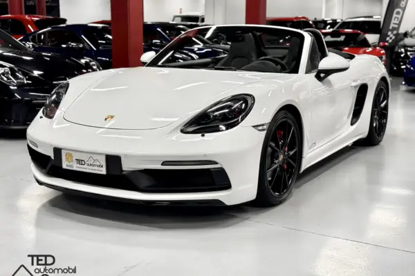 PORSCHE BOXSTER GTS BLANC