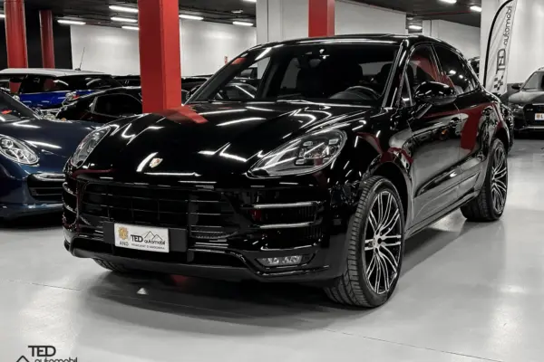 PORSCHE MACAN TURBO NEGRE 2015 PRINCI