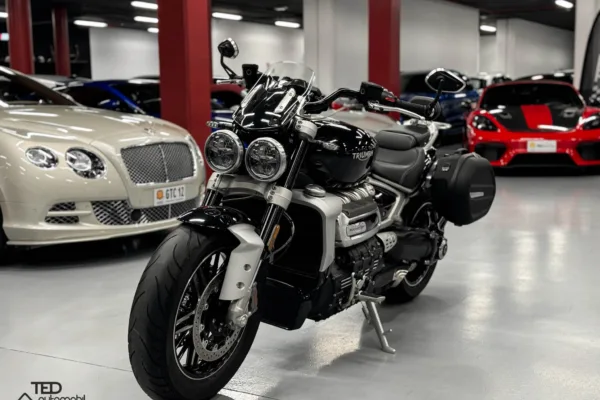 Triumph Rocket 3 GT 167cv Principale