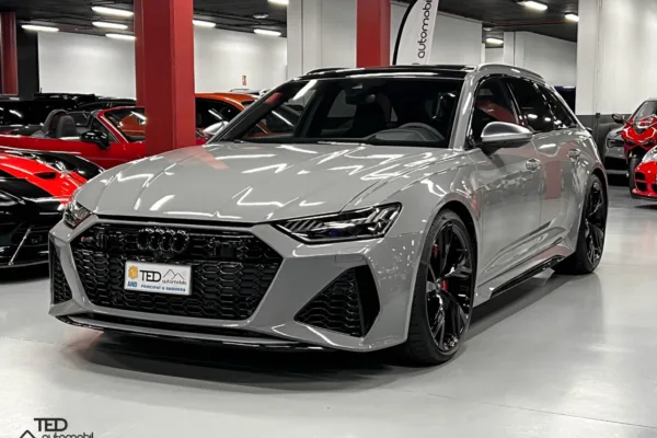 Audi RS6 Quattro 600cv gris 2020 Principale