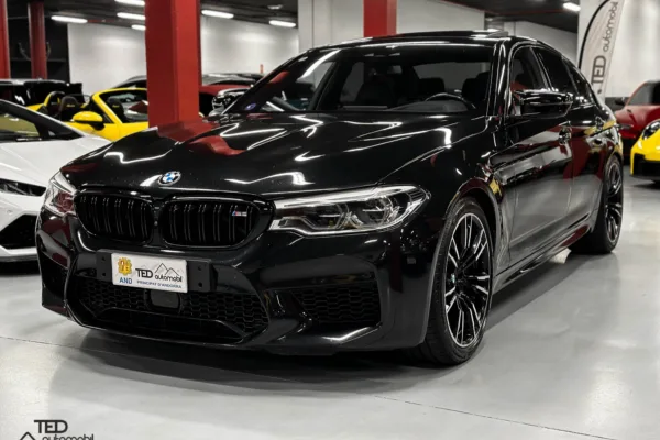 BMW M5 competition 625cv X Drive Principale