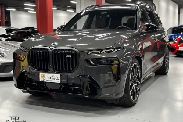 BMW X7 M60i X Drive 530cv Principale