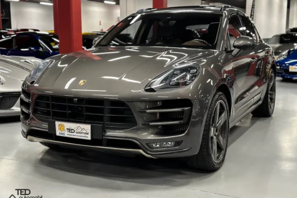 Porsche Macan Turbo 400cv Gris Principale