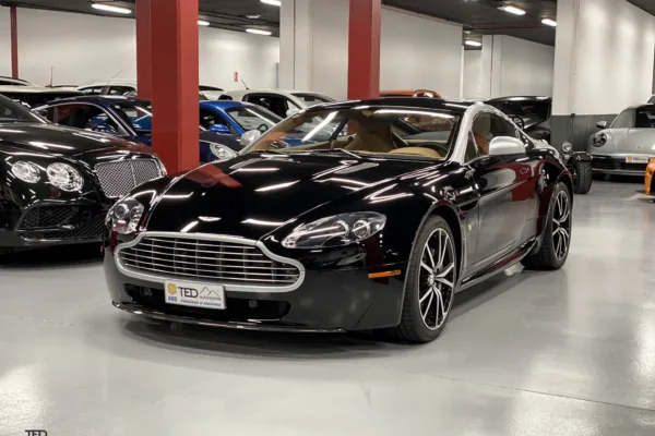 Aston Martin V8 Vantage N420 Principale