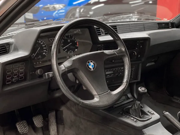 BMW 635 CSI pack M Technic 218cv 10