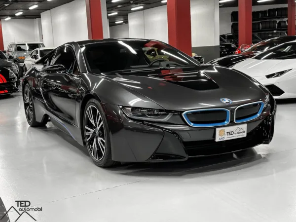 BMW i8 Coupe Hybrid 374cv 03