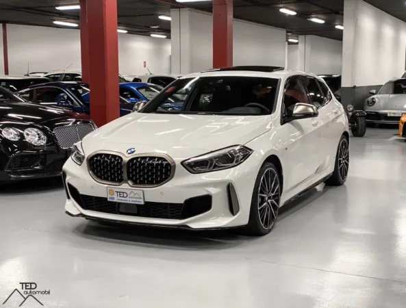 BMW M135i F40 306cv x Drive Blanc Principale