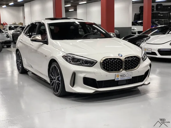 BMW M135i F40 306cv x Drive Blanc 03