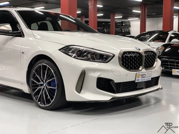 BMW M135i F40 306cv x Drive Blanc 05