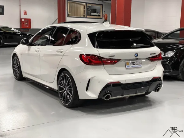 BMW M135i F40 306cv x Drive Blanc 09