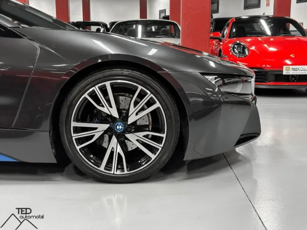 BMW i8 Coupe Hybrid 374cv 06