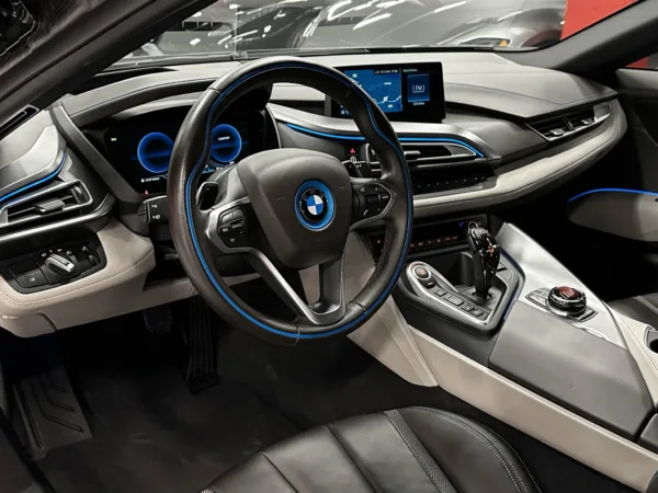 BMW i8 Coupe Hybrid 374cv 10