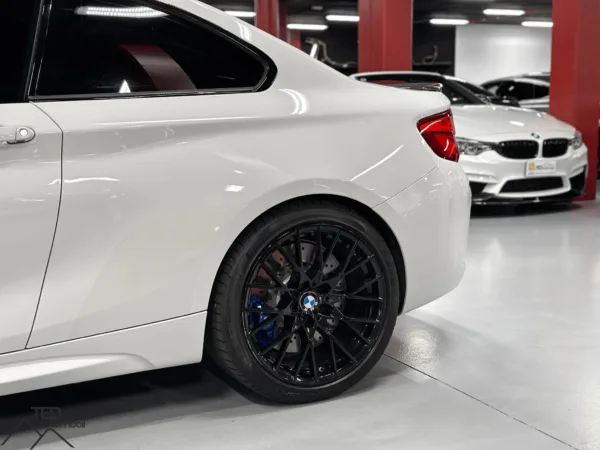 BMW M2 Comptetition 410cv DKG Blanc 10