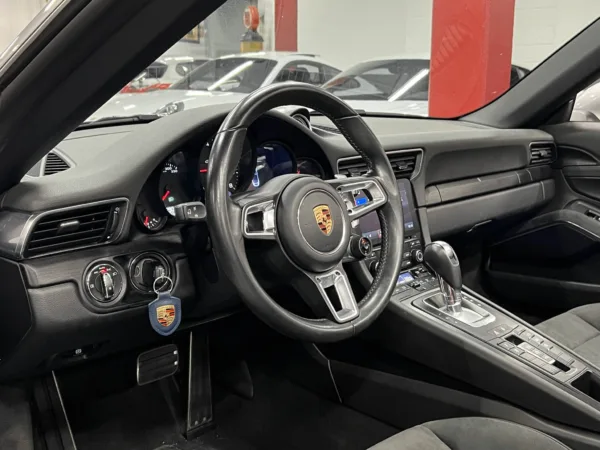 Porsche 911 Carrera 4 GTS 991 2 Cabriolet 450cv 10