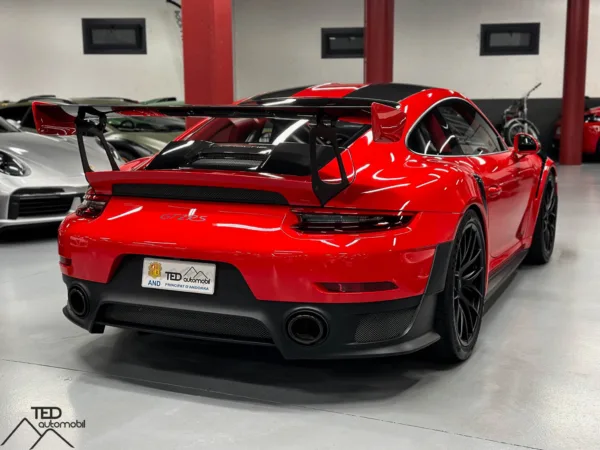 Porsche 911 GT2 RS 991 700cv Weissach 06