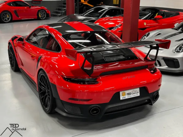 Porsche 911 GT2 RS 991 700cv Weissach 08