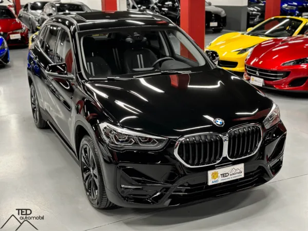 BMW X1 18d X Drive 150cv Negre 04