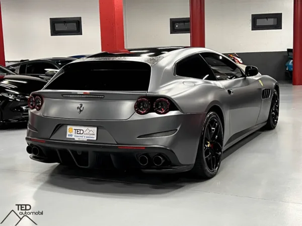 Ferrari GTC4 Lusso T 610cv 07