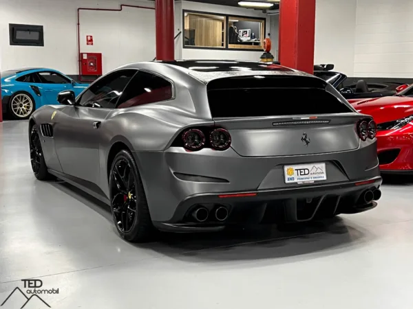 Ferrari GTC4 Lusso T 610cv 09