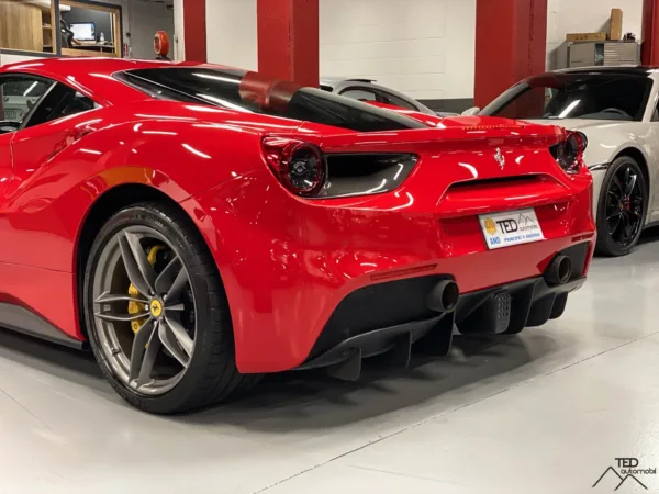 Ferrari 488 GTB 670cv 12