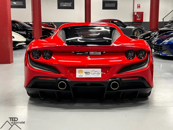 Ferrari F8 Tributo 720cv Vermell 06