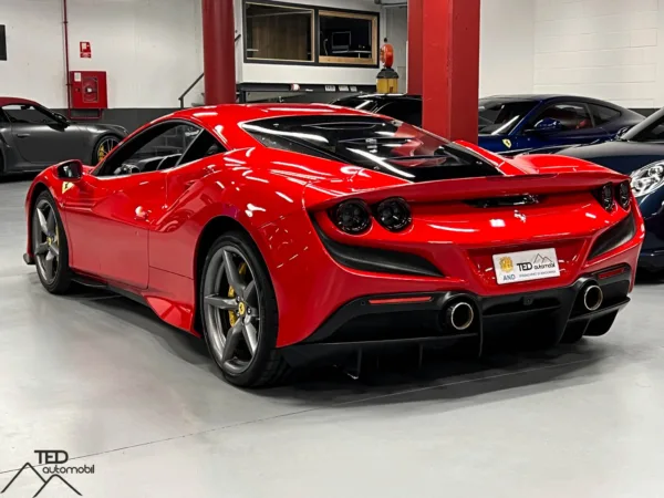 Ferrari F8 Tributo 720cv Vermell 07