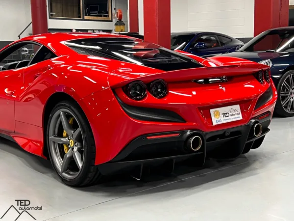 Ferrari F8 Tributo 720cv Vermell 08