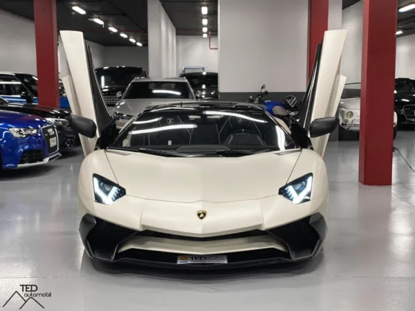 Lamborghini Aventador SV Roadster 750cv 02