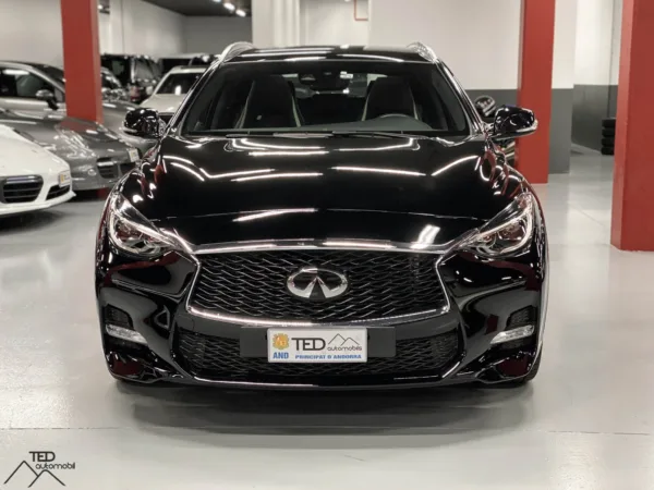 Infiniti Q30 S 4x4 211cv 02