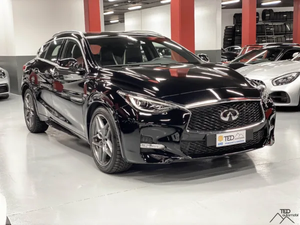 Infiniti Q30 S 4x4 211cv 03