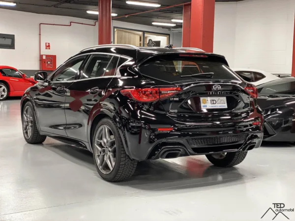 Infiniti Q30 S 4x4 211cv 08