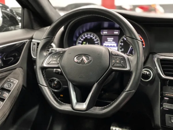 Infiniti Q30 S 4x4 211cv 14